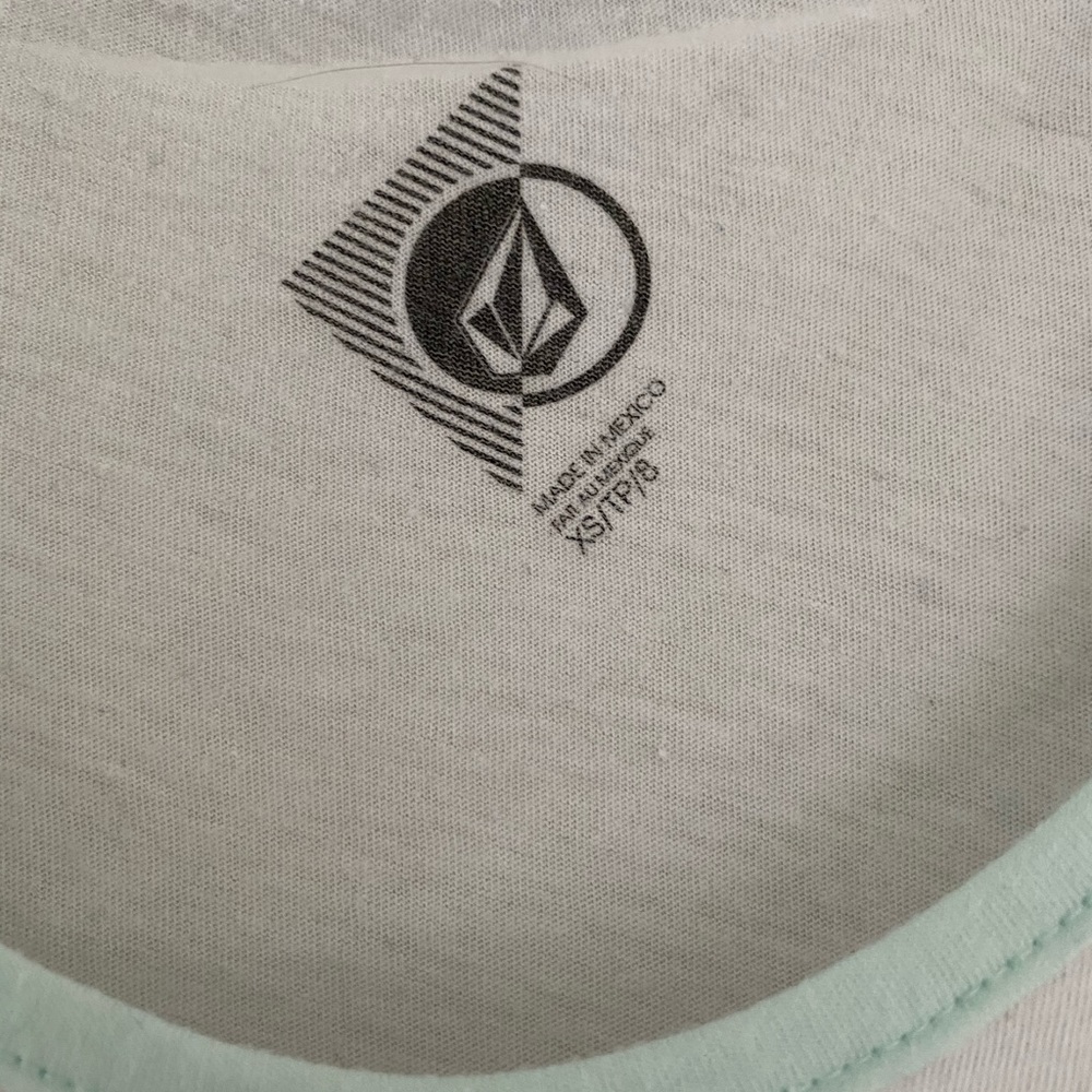 Volcom top - Picture 2 of 3